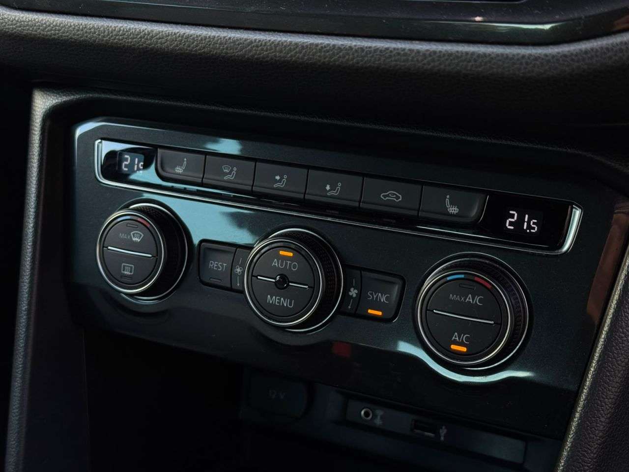 2017 VOLKSWAGEN TIGUAN 2017 VOLKSWAGEN TIGUAN
