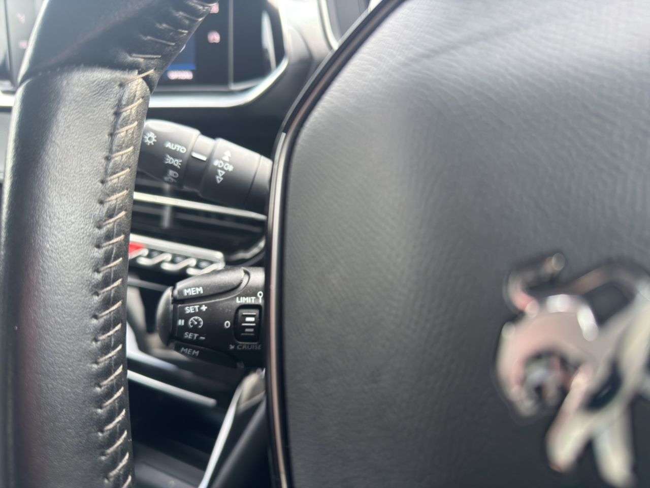 2020 PEUGEOT 2008 2020 PEUGEOT 2008