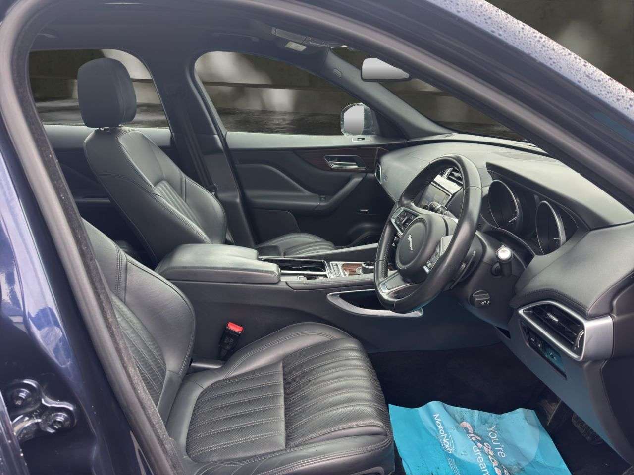 A 2017 JAGUAR F-PACE 3.0 D300 V6 Portfolio SUV 5dr Diesel Auto AWD Euro 6 (s/s) (300 ps) £200 TO A 2017 JAGUAR F-PACE 3.0 D300 V6 Portfolio SUV 5dr Diesel Auto AWD Euro 6 (s/s) (300 ps) £200 TO