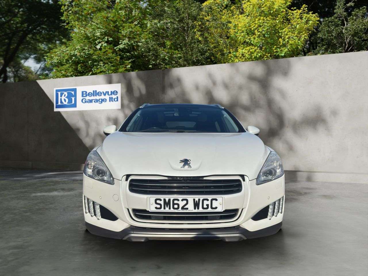A 2013 PEUGEOT 508 SW 2.0 h e-HDi HYbrid4 RXH Estate 5dr Diesel Hybrid EGC 4WD Euro 5 (s/s) (200 A 2013 PEUGEOT 508 SW 2.0 h e-HDi HYbrid4 RXH Estate 5dr Diesel Hybrid EGC 4WD Euro 5 (s/s) (200