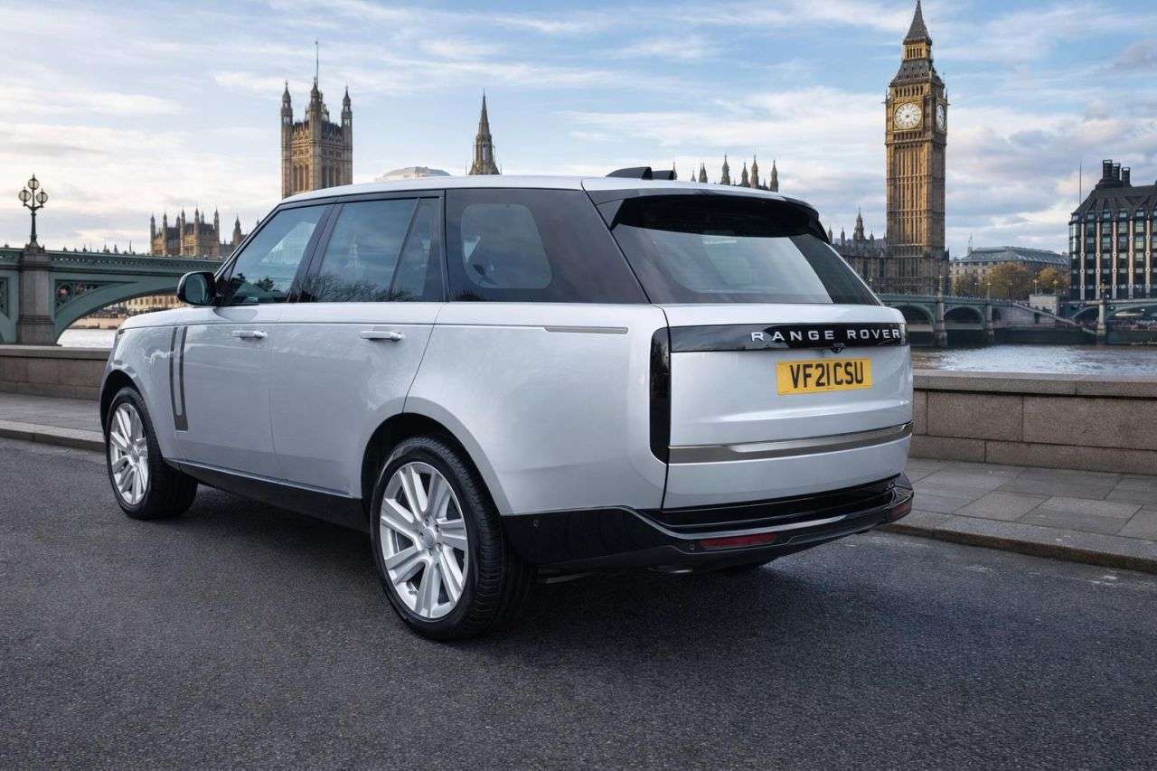 A 2021 LAND ROVER RANGE ROVER AUTOBIOGRAPHY AMAZING 1 PREVIOUS OWNER LOW MILES A 2021 LAND ROVER RANGE ROVER AUTOBIOGRAPHY AMAZING 1 PREVIOUS OWNER LOW MILES