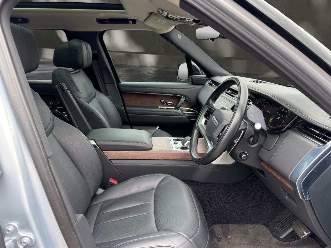 A 2021 LAND ROVER RANGE ROVER AUTOBIOGRAPHY AMAZING 1 PREVIOUS OWNER LOW MILES A 2021 LAND ROVER RANGE ROVER AUTOBIOGRAPHY AMAZING 1 PREVIOUS OWNER LOW MILES