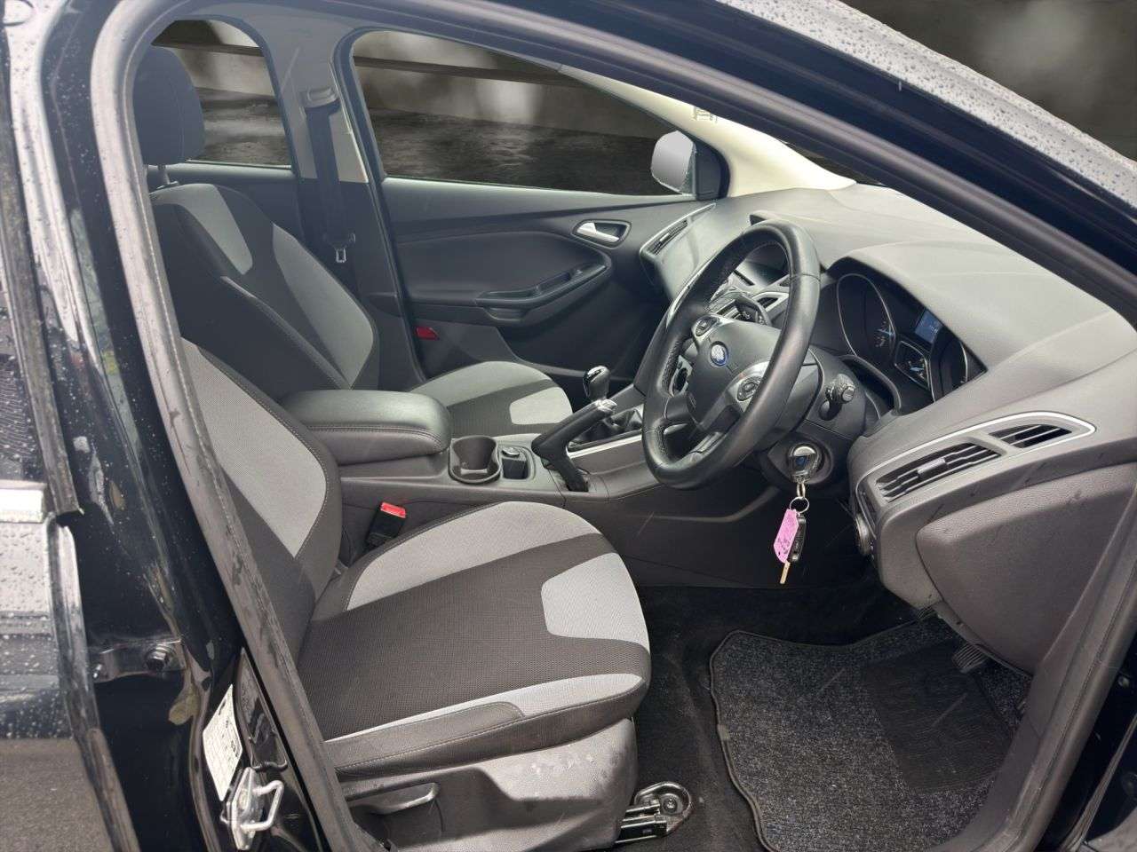 A 2014 FORD FOCUS ZETEC NAVIGATOR A 2014 FORD FOCUS ZETEC NAVIGATOR