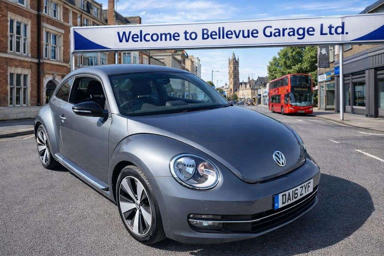 A 2016 VOLKSWAGEN BEETLE 2.0 TSI BlueMotion Tech Sport Hatchback 3dr Petrol DSG Euro 6 (s/s) (220 ps A 2016 VOLKSWAGEN BEETLE 2.0 TSI BlueMotion Tech Sport Hatchback 3dr Petrol DSG Euro 6 (s/s) (220 ps