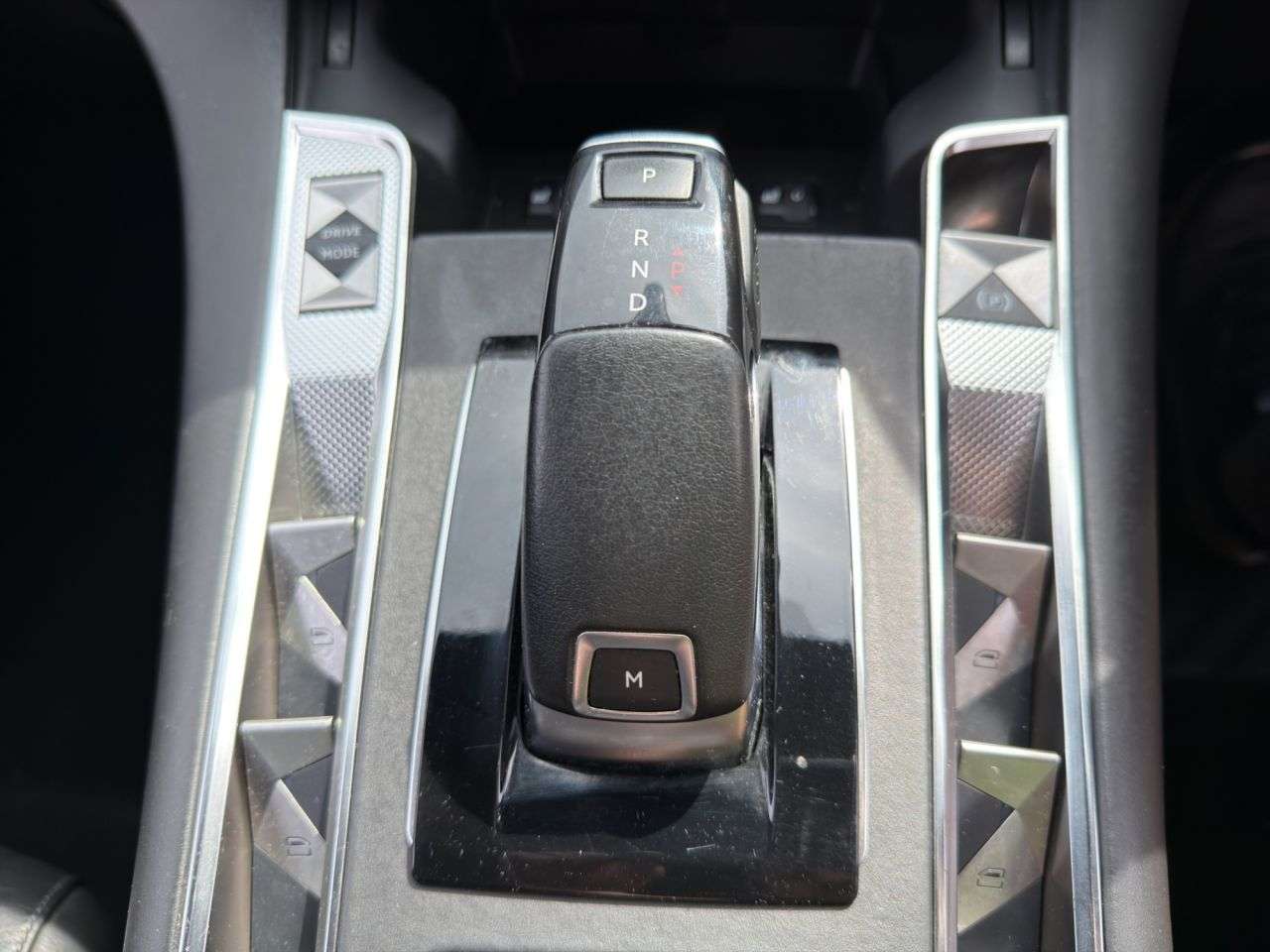 2018 DS AUTOMOBILES DS 7 CROSSBACK 2018 DS AUTOMOBILES DS 7 CROSSBACK