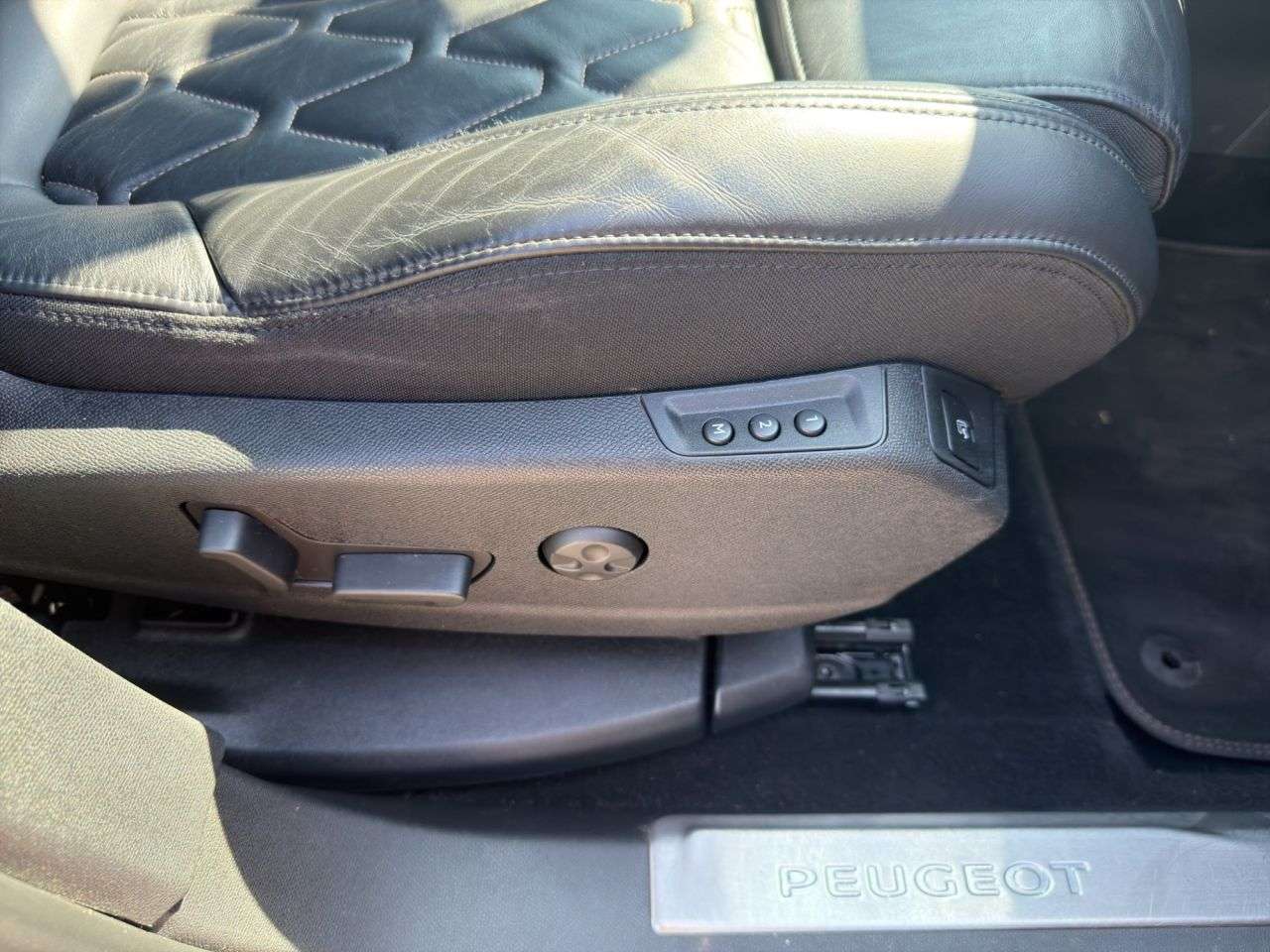 2018 PEUGEOT 3008 2018 PEUGEOT 3008