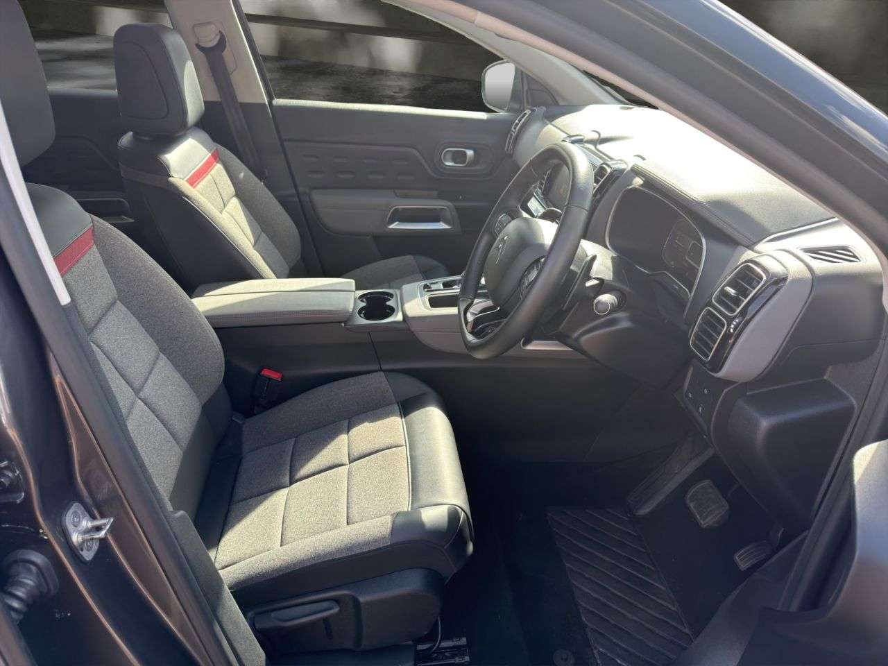 A 2020 CITROEN C5 AIRCROSS 1.5 BlueHDi Flair SUV 5dr Diesel EAT8 Euro 6 (s/s) (130 ps) £200 TO SECURE A 2020 CITROEN C5 AIRCROSS 1.5 BlueHDi Flair SUV 5dr Diesel EAT8 Euro 6 (s/s) (130 ps) £200 TO SECURE
