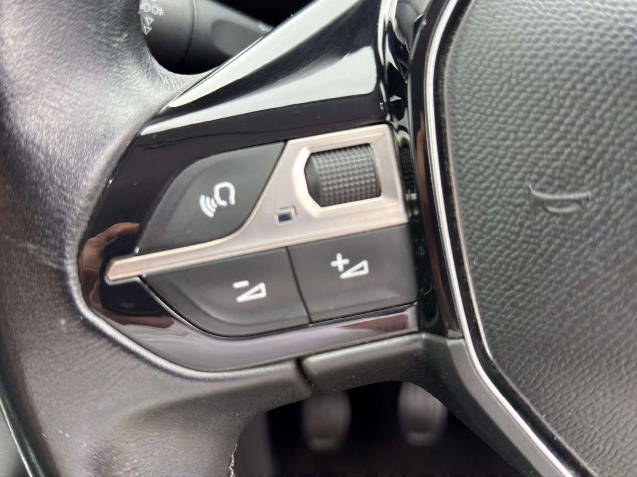 2017 PEUGEOT 3008 2017 PEUGEOT 3008