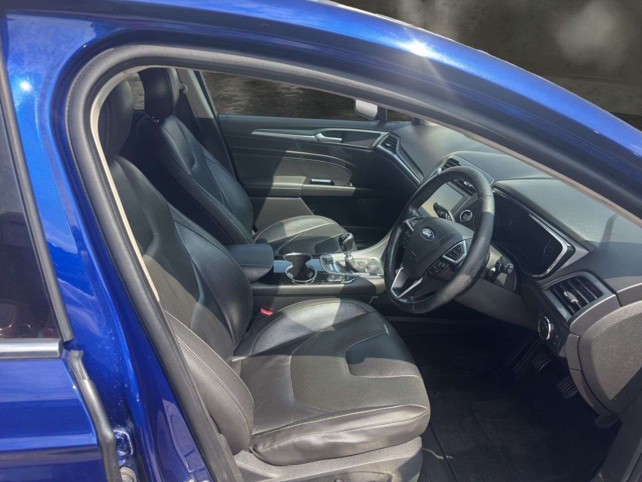 A 2015 FORD MONDEO 2.0 TDCi Titanium Hatchback 5dr Diesel Manual Euro 6 (s/s) (180 ps) £200 TO A 2015 FORD MONDEO 2.0 TDCi Titanium Hatchback 5dr Diesel Manual Euro 6 (s/s) (180 ps) £200 TO