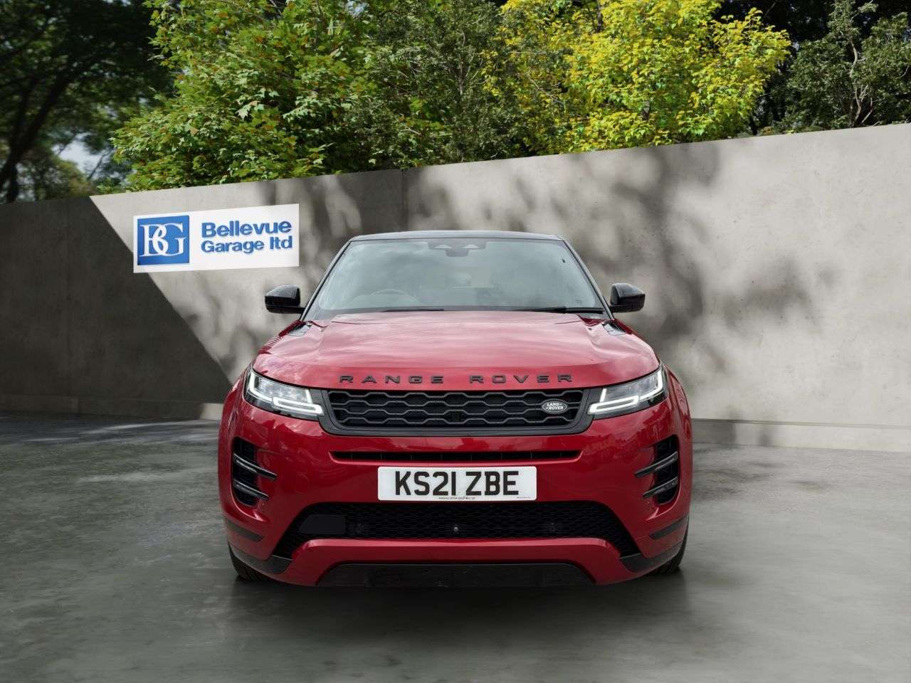A 2021 LAND ROVER RANGE ROVER EVOQUE 2.0 P200 MHEV R-Dynamic SE SUV 5dr Petrol Auto 4WD Euro 6 (s/s) (200 ps) £2 A 2021 LAND ROVER RANGE ROVER EVOQUE 2.0 P200 MHEV R-Dynamic SE SUV 5dr Petrol Auto 4WD Euro 6 (s/s) (200 ps) £2