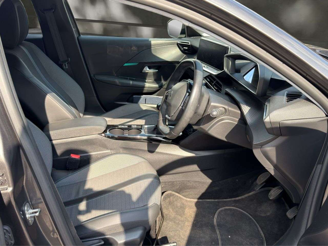 A 2020 PEUGEOT 208 1.2 PureTech Allure Premium Hatchback 5dr Petrol Manual Euro 6 (s/s) (100 p A 2020 PEUGEOT 208 1.2 PureTech Allure Premium Hatchback 5dr Petrol Manual Euro 6 (s/s) (100 p