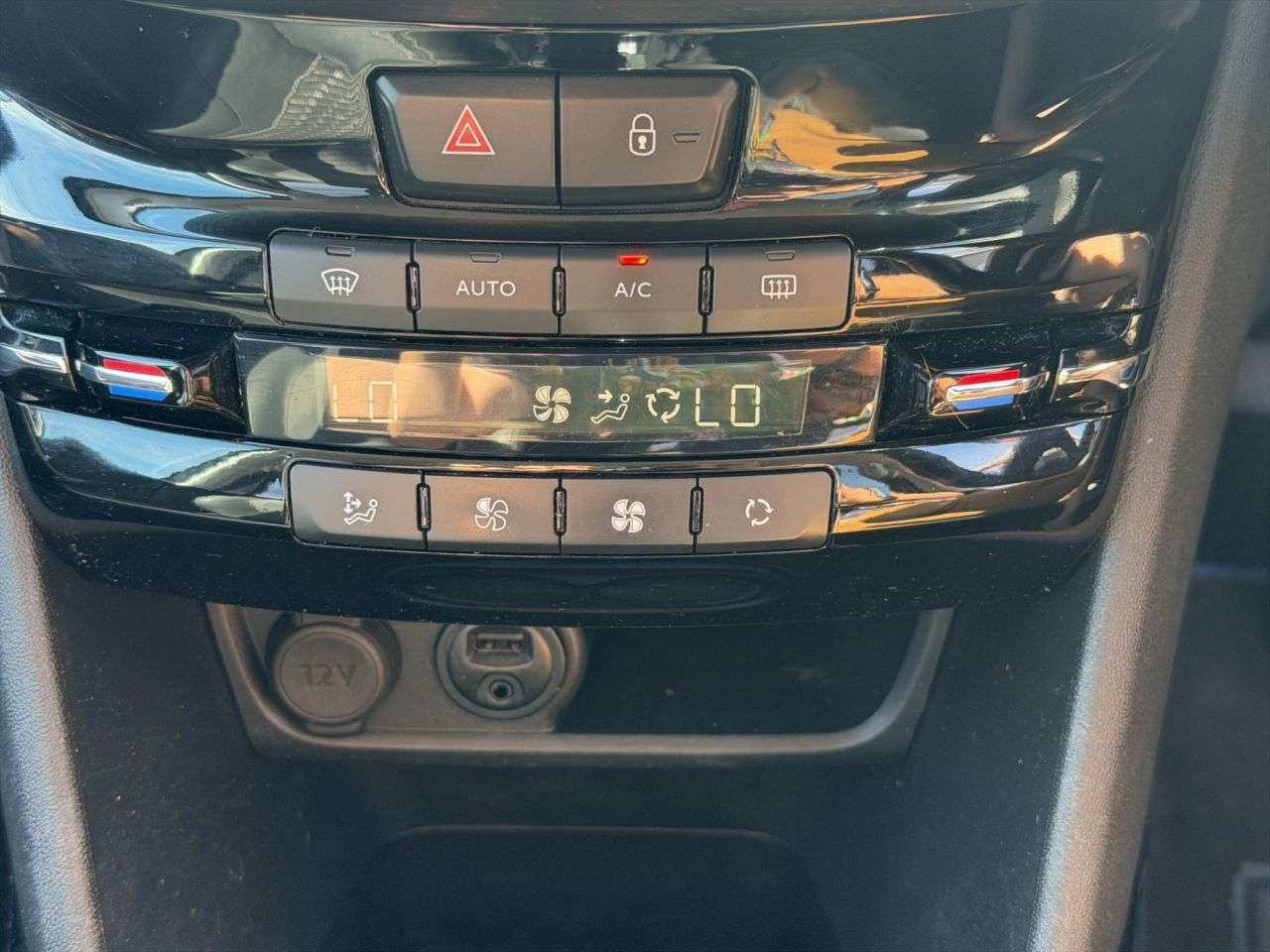 2018 PEUGEOT 2008 2018 PEUGEOT 2008