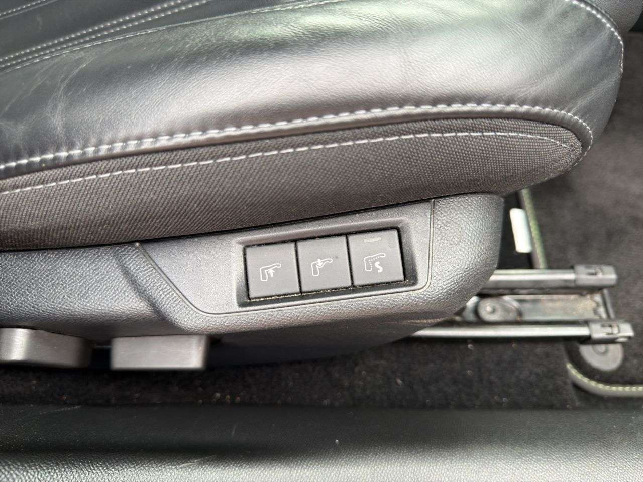 2020 PEUGEOT 2008 2020 PEUGEOT 2008