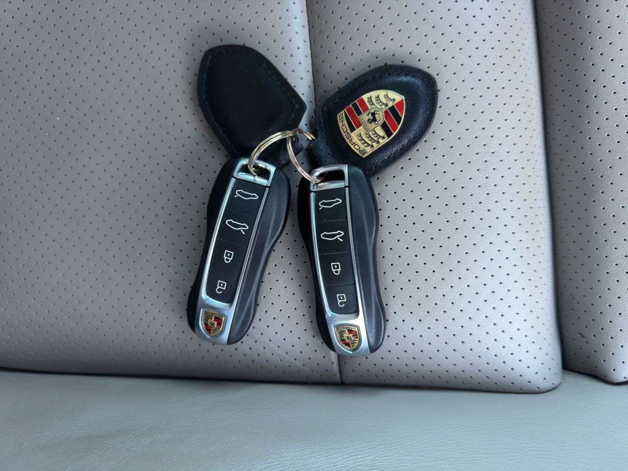2023 PORSCHE TAYCAN 2023 PORSCHE TAYCAN