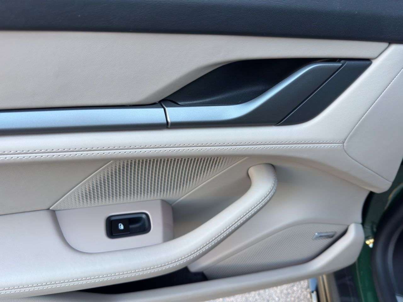 2023 PORSCHE TAYCAN 2023 PORSCHE TAYCAN