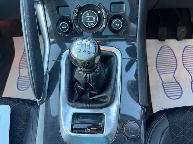 2015 PEUGEOT 3008 2015 PEUGEOT 3008