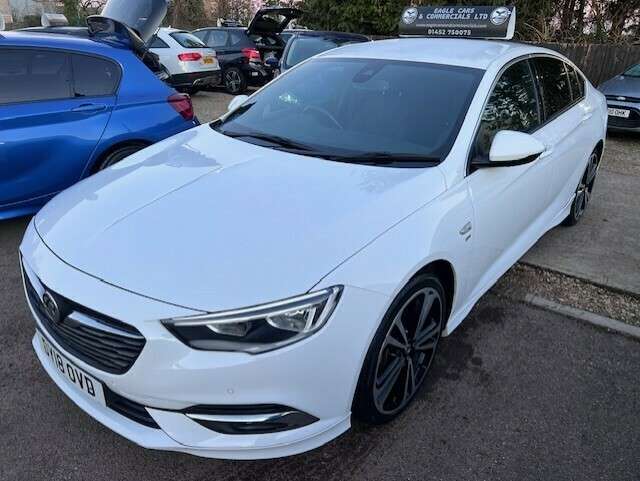 A 2018 VAUXHALL INSIGNIA GRAND SPORT SRI VX-LINE NAV A 2018 VAUXHALL INSIGNIA GRAND SPORT SRI VX-LINE NAV