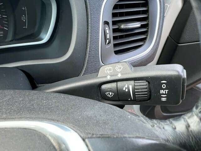 2014 VOLVO V40 2014 VOLVO V40