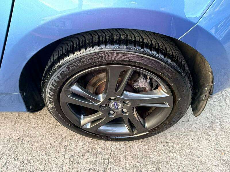 2014 VOLVO V40 2014 VOLVO V40