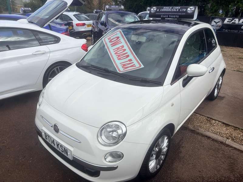 A 2014 FIAT 500 LOUNGE A 2014 FIAT 500 LOUNGE