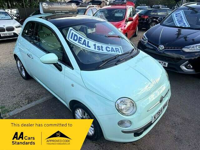 A 2015 FIAT 500 LOUNGE A 2015 FIAT 500 LOUNGE
