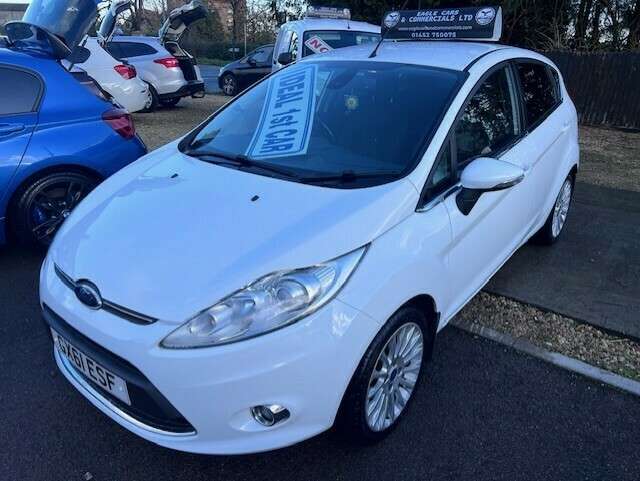 A 2011 FORD FIESTA A 2011 FORD FIESTA