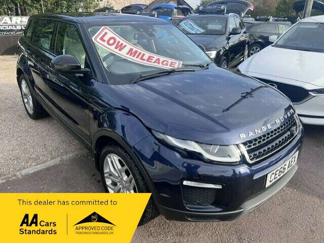 A 2016 LAND ROVER RANGE ROVER EVOQUE TD4 SE TECH A 2016 LAND ROVER RANGE ROVER EVOQUE TD4 SE TECH