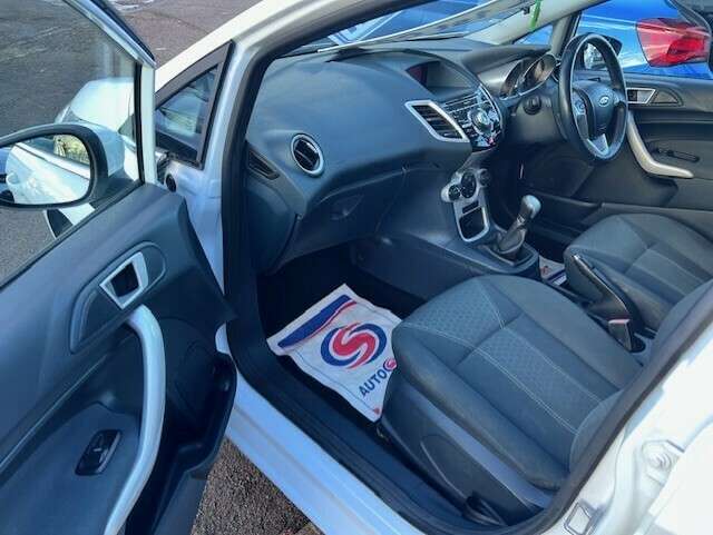 2011 FORD FIESTA 2011 FORD FIESTA
