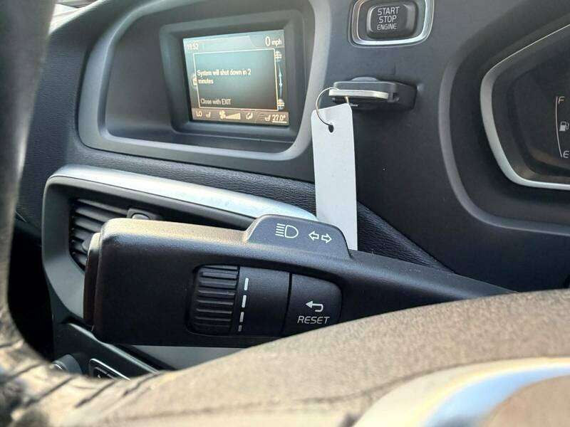 2014 VOLVO V40 2014 VOLVO V40