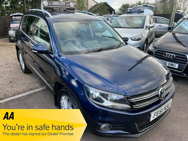 A 2011 VOLKSWAGEN TIGUAN SE TDI BLUEMOTION TECHNOLOGY 4MOTION A 2011 VOLKSWAGEN TIGUAN SE TDI BLUEMOTION TECHNOLOGY 4MOTION