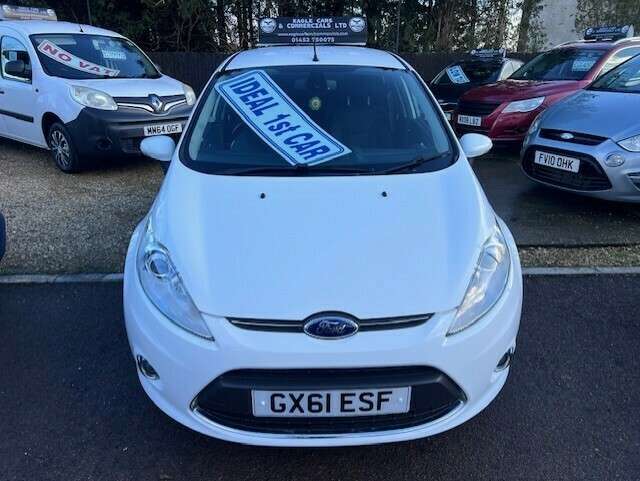 A 2011 FORD FIESTA A 2011 FORD FIESTA