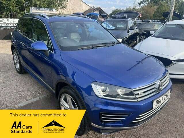 A 2017 VOLKSWAGEN TOUAREG V6 R-LINE PLUS TDI BLUEMOTION TECHNOLOGY A 2017 VOLKSWAGEN TOUAREG V6 R-LINE PLUS TDI BLUEMOTION TECHNOLOGY