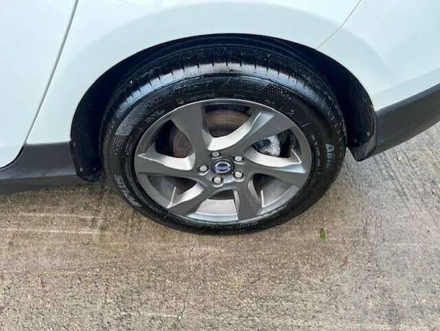 2014 VOLVO V40 2014 VOLVO V40