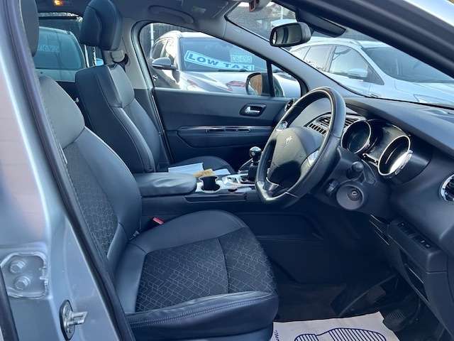 2015 PEUGEOT 3008 2015 PEUGEOT 3008