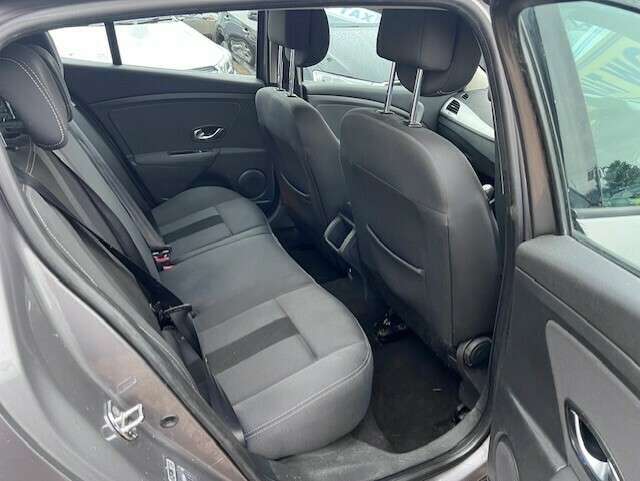 2010 RENAULT MEGANE 2010 RENAULT MEGANE