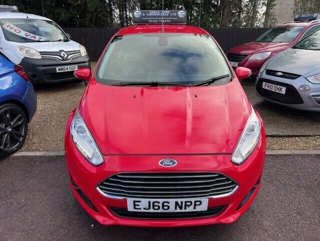 A 2016 FORD FIESTA TITANIUM A 2016 FORD FIESTA TITANIUM