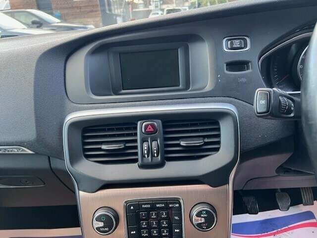 2014 VOLVO V40 2014 VOLVO V40