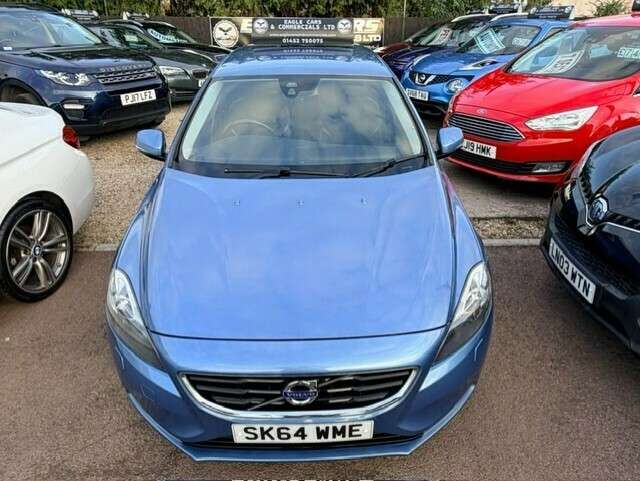 A 2014 VOLVO V40 D2 SE A 2014 VOLVO V40 D2 SE