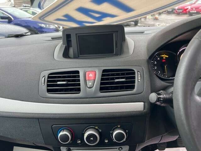 2010 RENAULT MEGANE 2010 RENAULT MEGANE