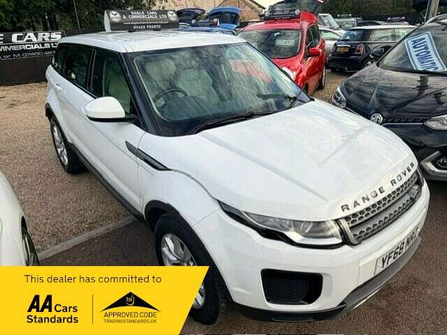 A 2018 LAND ROVER RANGE ROVER EVOQUE TD4 SE A 2018 LAND ROVER RANGE ROVER EVOQUE TD4 SE