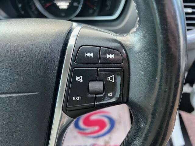 2014 VOLVO V40 2014 VOLVO V40