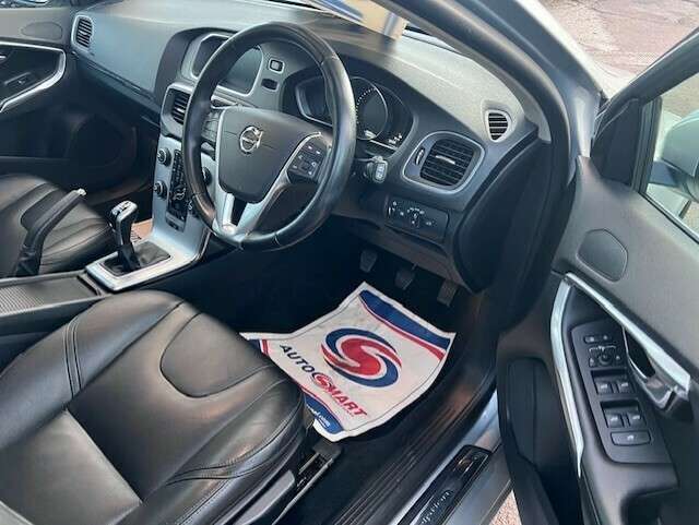 2017 VOLVO V40 2017 VOLVO V40