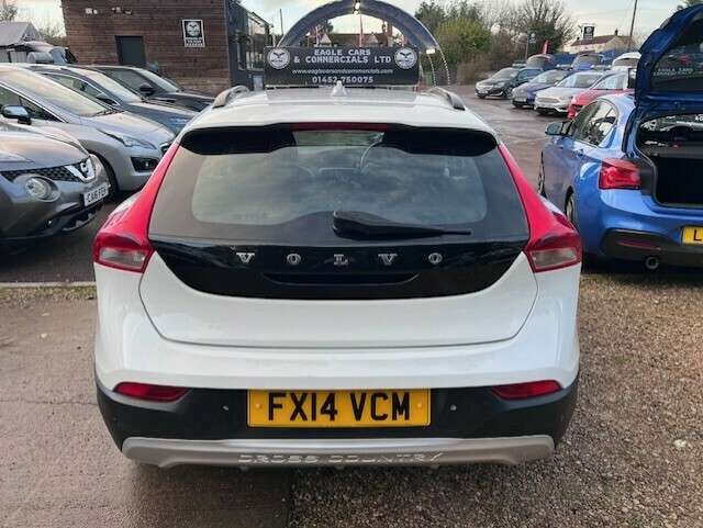 2014 VOLVO V40 2014 VOLVO V40