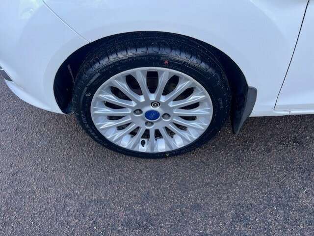 2011 FORD FIESTA 2011 FORD FIESTA