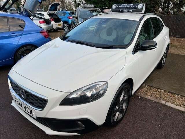 2014 VOLVO V40 2014 VOLVO V40