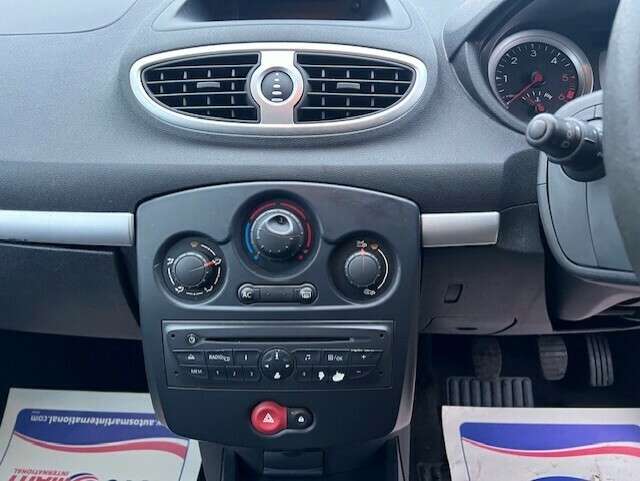 2010 RENAULT CLIO 2010 RENAULT CLIO