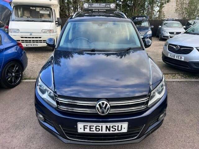 A 2011 VOLKSWAGEN TIGUAN SE TDI BLUEMOTION TECHNOLOGY 4MOTION A 2011 VOLKSWAGEN TIGUAN SE TDI BLUEMOTION TECHNOLOGY 4MOTION