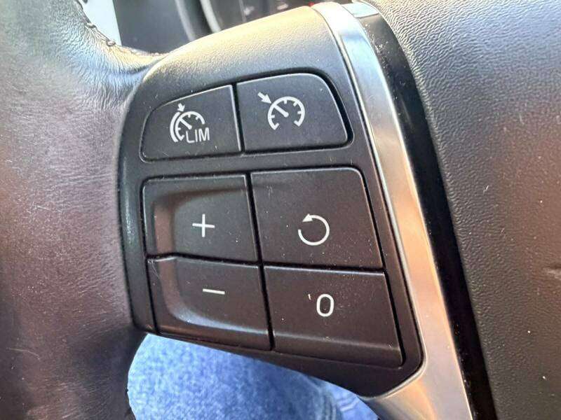 2014 VOLVO V40 2014 VOLVO V40