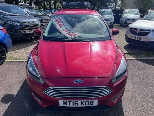 A 2016 FORD FOCUS TITANIUM A 2016 FORD FOCUS TITANIUM