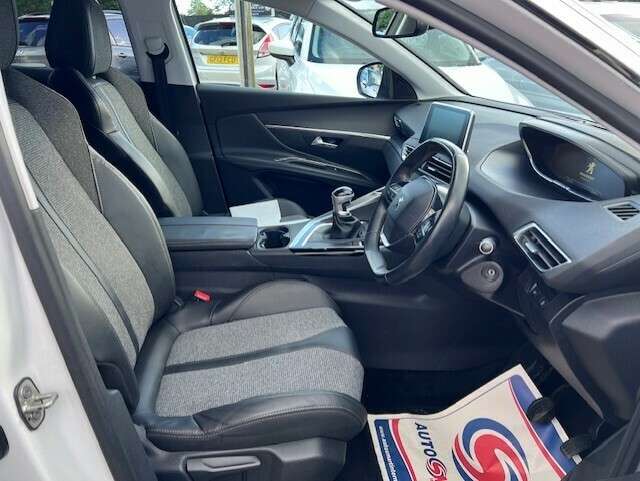 2017 PEUGEOT 3008 2017 PEUGEOT 3008
